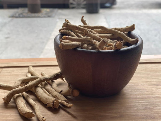 Dried ashwagandha roots