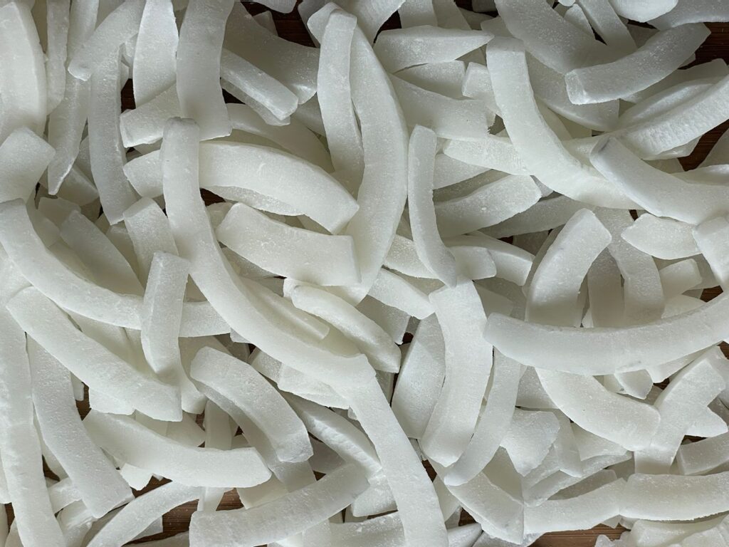 Dried Almonds – لوز أخضر مجفف