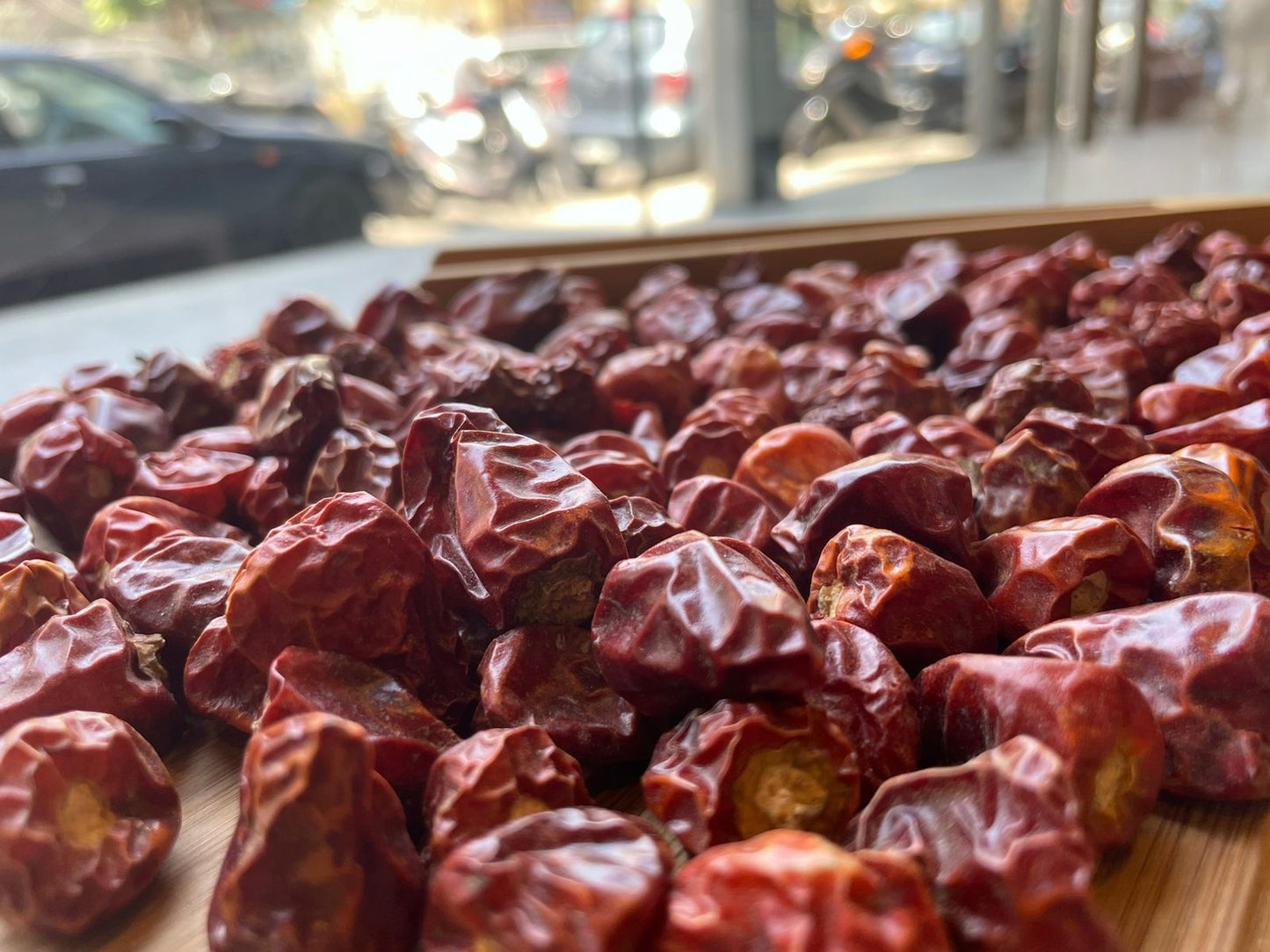 Round Red Chili Pepper – فلفل أحمر حار قصير