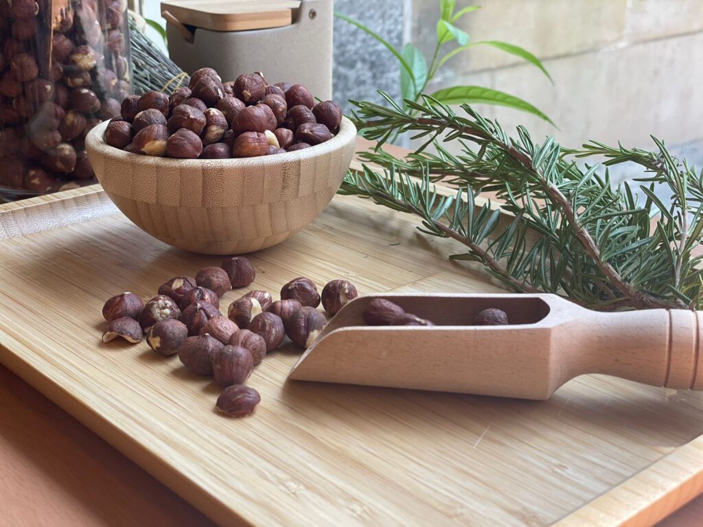 Hazelnuts – بندق