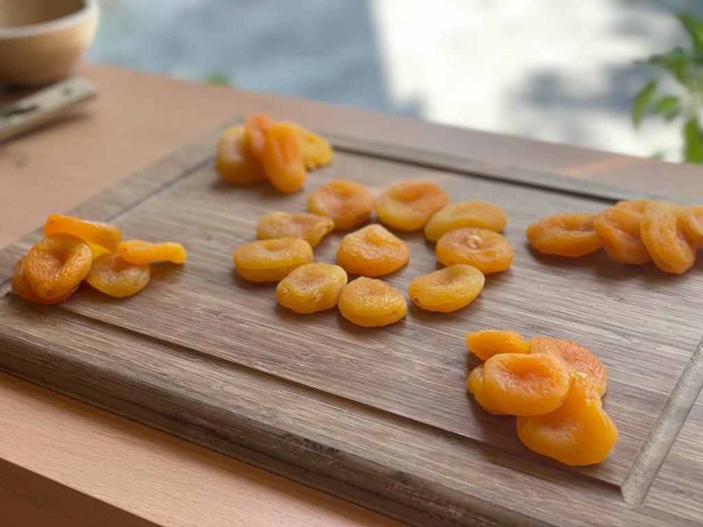 Sundried Apricots – مشمش مجفف