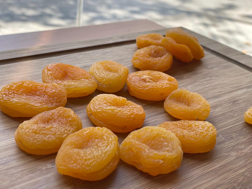 Sundried Apricots – مشمش مجفف