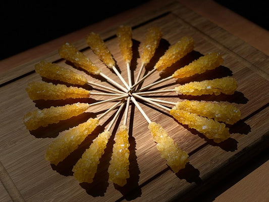 Brown Rock Sugar infused with Saffron – سكر أسمر متحجر بالزعفران