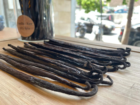 Vanilla Beans (Organic Product) – أعواد الفانيليا ( منتج عضوي)
