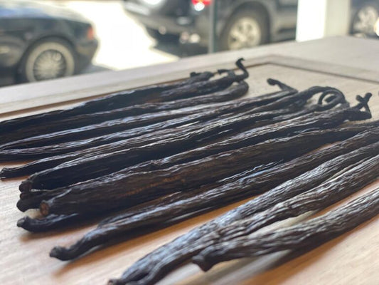 Vanilla Beans (Organic Product) – أعواد الفانيليا ( منتج عضوي)